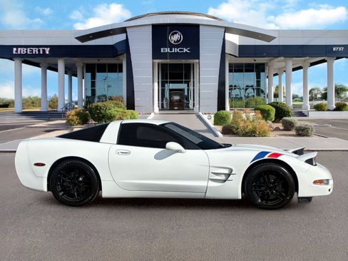 Used 1999 Chevrolet Corvette Coupe w/ Memory Pkg RWD image 3