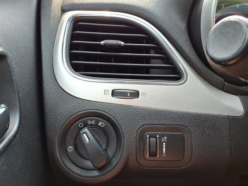Used 2015 Dodge Journey American Value Package w/ Flexible Seating Group FWD image 19