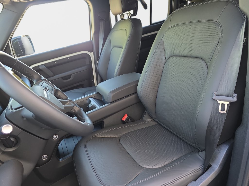 New 2026 Land Rover Defender 110 X-Dynamic SE AWD/4WD image 12