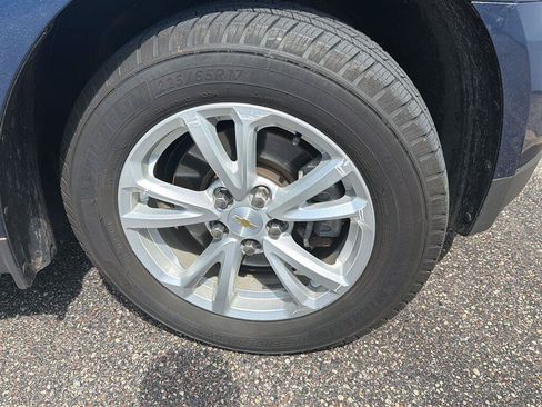 Used 2017 Chevrolet Equinox LT w/ Convenience Package AWD/4WD image 9