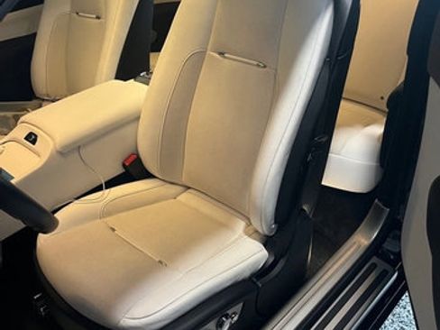 Used 2019 Rolls-Royce Wraith image 9