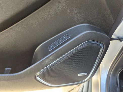 Used 2019 Chevrolet Suburban LT AWD/4WD image 13