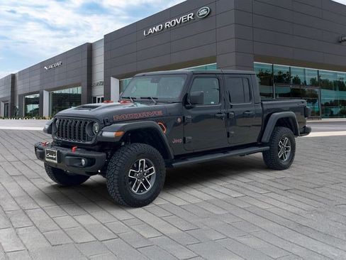 Used 2025 Jeep Gladiator Mojave AWD/4WD image 1