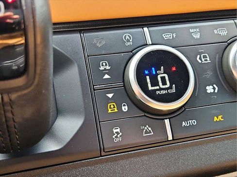 Used 2023 Land Rover Defender 110 S AWD/4WD image 19