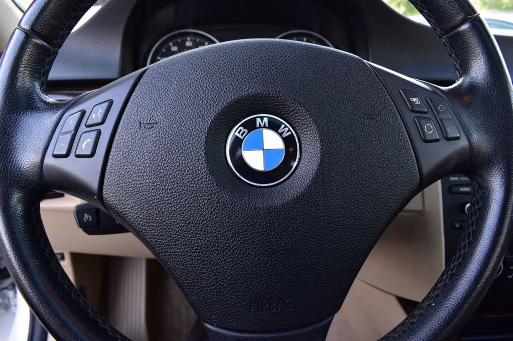 Used 2011 BMW 328i Sedan w/ Premium Pkg RWD image 26