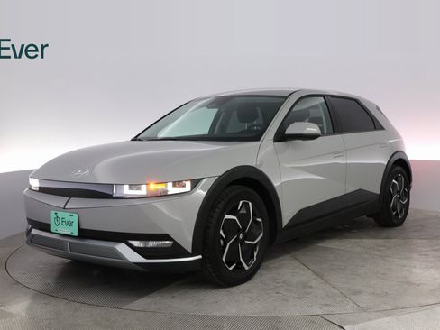 Used 2024 Hyundai Ioniq 5 SEL image 2