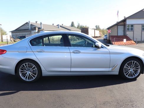 Used 2017 BMW 530i image 8