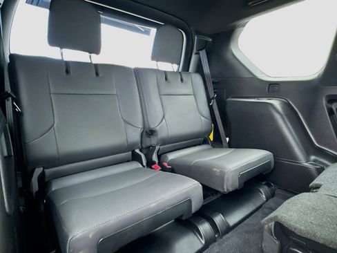 Used 2022 Lexus GX 460 Premium w/ Premium Package image 19