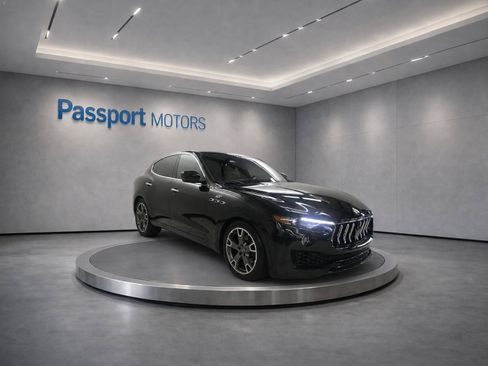 Used 2023 Maserati Levante GT AWD/4WD image 3