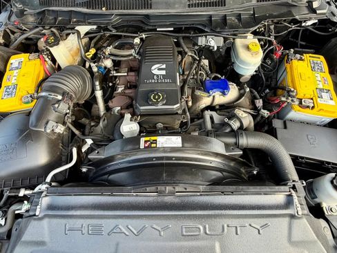 Used 2014 RAM 2500 Laramie w/ Black Appearance Group AWD/4WD image 17