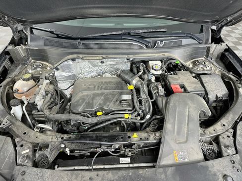 Used 2025 Chevrolet Trax LT FWD image 28