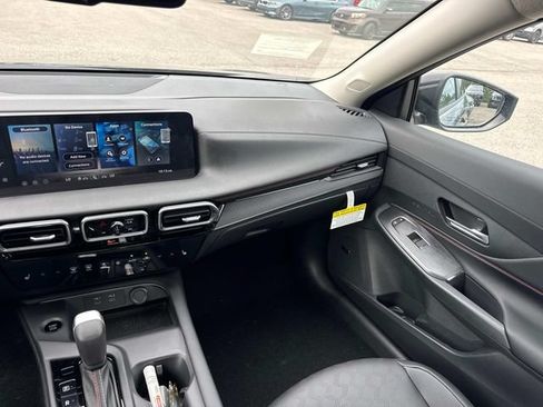 New 2026 Nissan Sentra SR w/ SR Premium Package FWD image 17