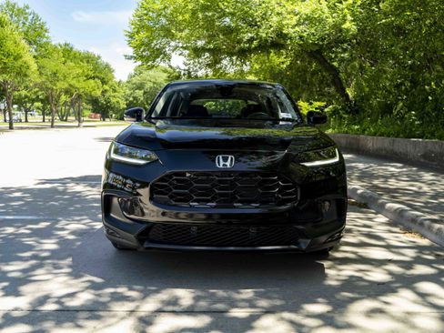 Certified 2025 Honda HR-V LX image 3