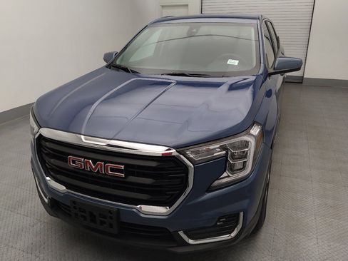 Used 2024 GMC Terrain SLE AWD/4WD image 15