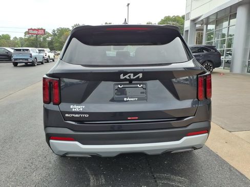 New 2026 Kia Sorento LX FWD image 5