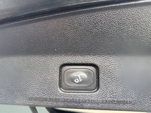 Used 2018 Ford Explorer Platinum image 12