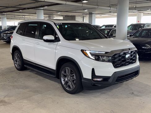 Used 2023 Honda Passport EX-L image 2