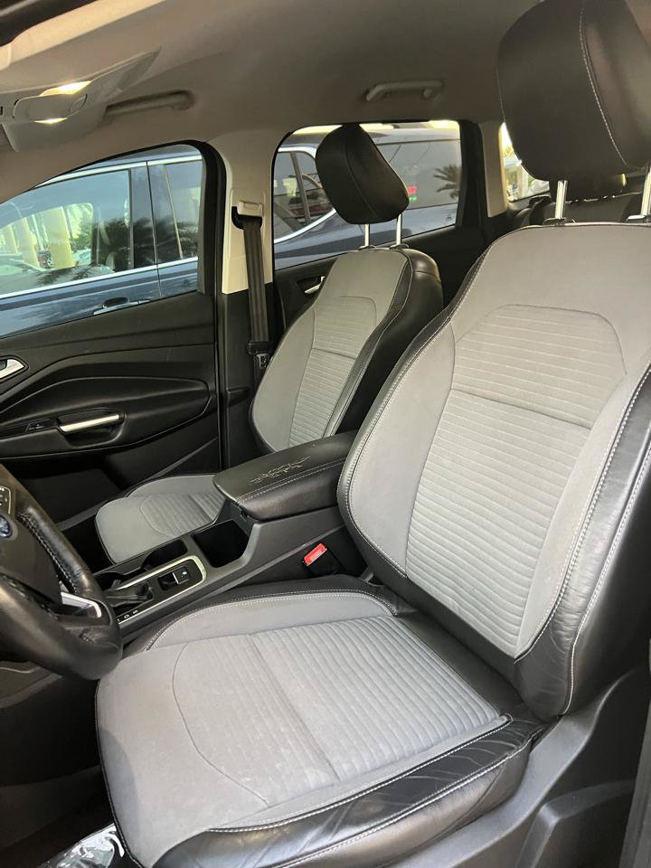 Used 2018 Ford Escape SE w/ SE Sport Appearance Package FWD image 12