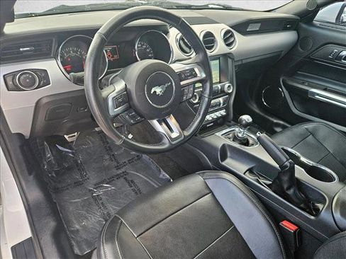 Used 2016 Ford Mustang GT Premium image 9