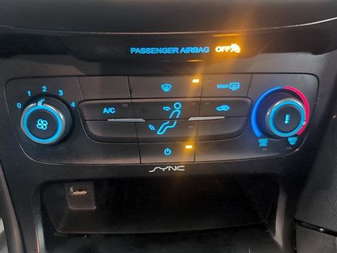 Used 2016 Ford Focus SE image 15