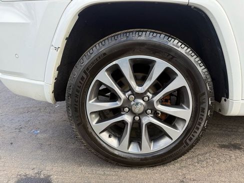 Used 2018 Jeep Grand Cherokee Overland image 30