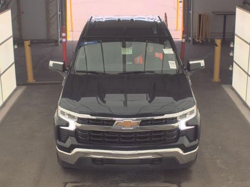Used 2023 Chevrolet Silverado 1500 LT AWD/4WD image 2