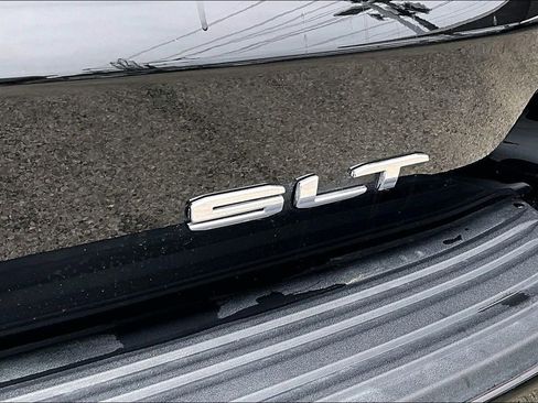 Used 2024 GMC Yukon SLT w/ SLT Luxury Package RWD image 43