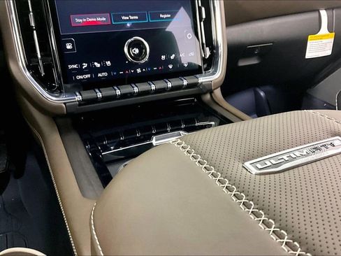 New 2026 GMC Yukon XL Denali Ultimate AWD/4WD image 7