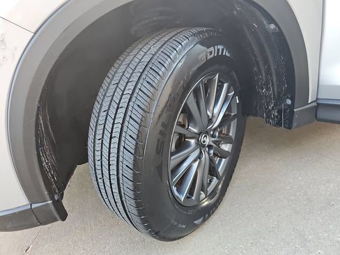 Used 2020 MAZDA CX-5 Touring FWD image 31