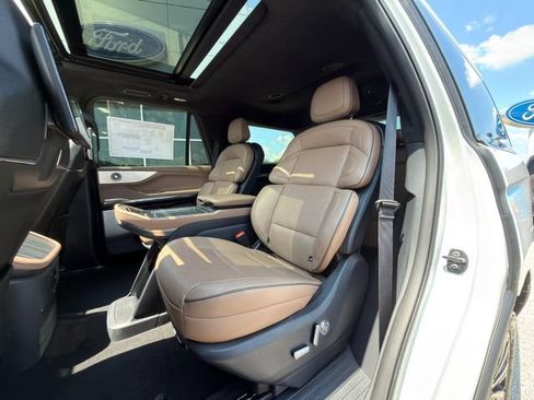 Used 2025 Lincoln Navigator Black Label AWD/4WD image 21