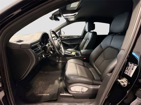 Used 2023 Porsche Macan image 18