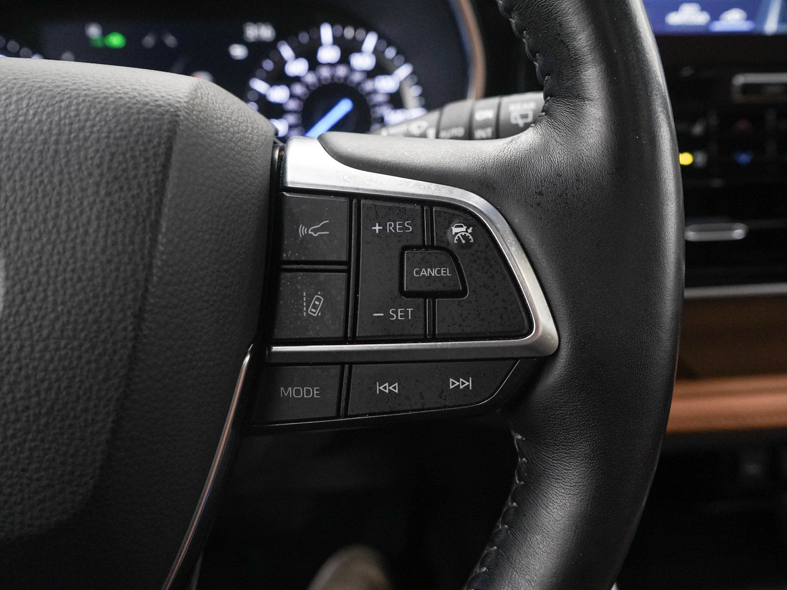 Used 2020 Toyota Highlander Platinum AWD/4WD image 26