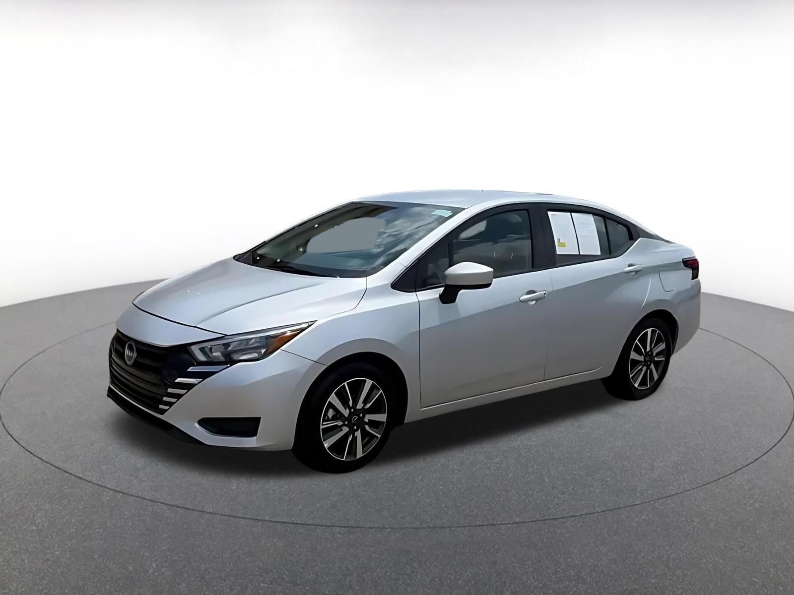 Used 2025 Nissan Versa SV FWD image 7