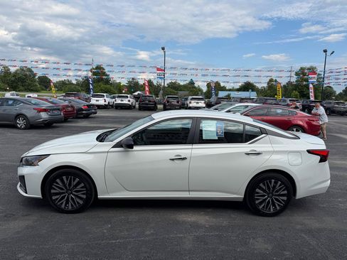 Used 2025 Nissan Altima 2.5 SV AWD/4WD image 7