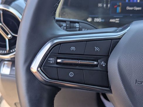 Used 2025 Chevrolet Equinox LT image 28