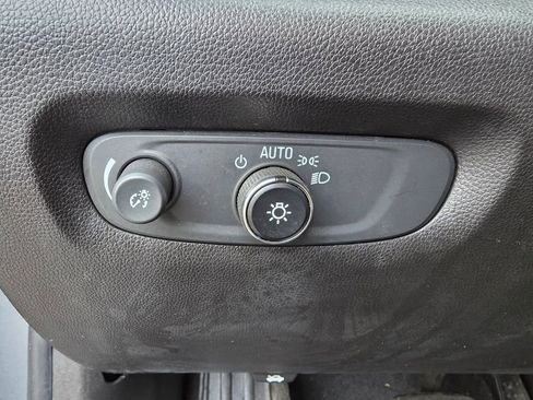 Used 2019 Chevrolet Traverse LS image 28