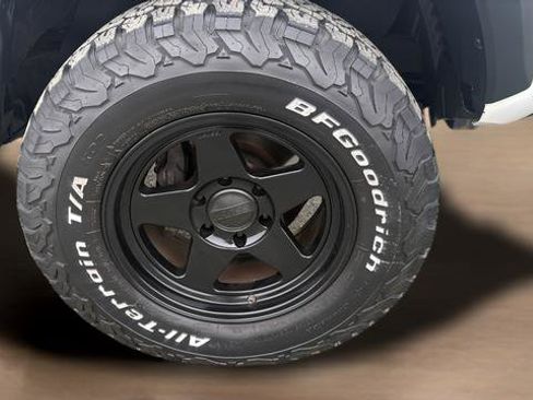 Used 2019 Toyota Tacoma TRD Off-Road image 31