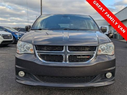 Used 2019 Dodge Grand Caravan SXT image 12
