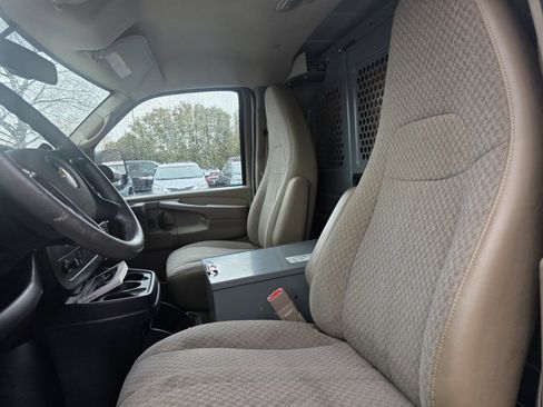 Used 2014 Chevrolet Express 2500 Extended image 11