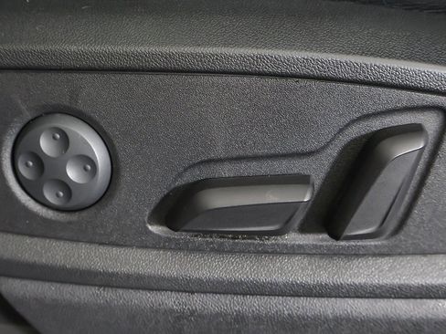 Used 2018 Audi Q5 2.0T Premium Plus w/ Premium Plus Package image 35