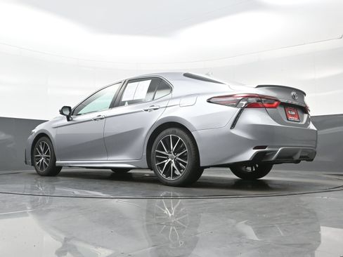Used 2024 Toyota Camry SE FWD image 30