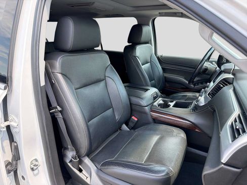 Used 2019 GMC Yukon XL SLT w/ Open Road Package AWD/4WD image 24