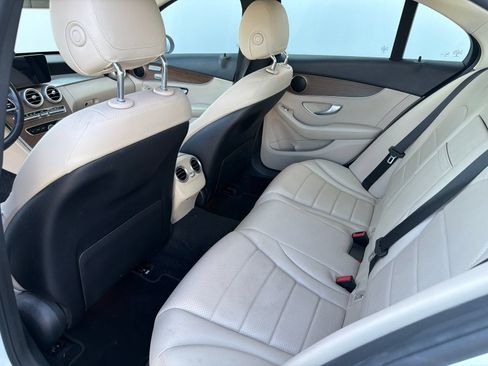 Used 2019 Mercedes-Benz C 300 Sedan image 9