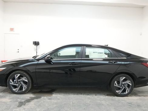 New 2026 Hyundai Elantra Limited image 4