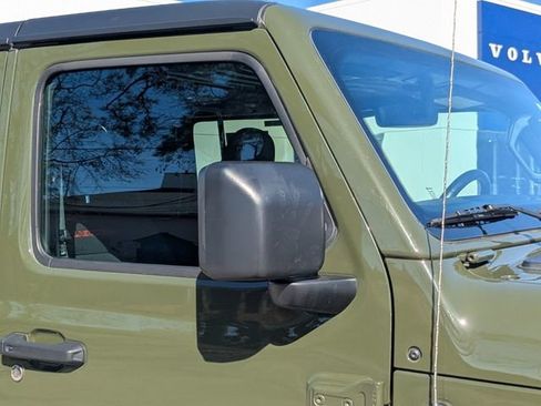 Used 2021 Jeep Gladiator Rubicon image 15