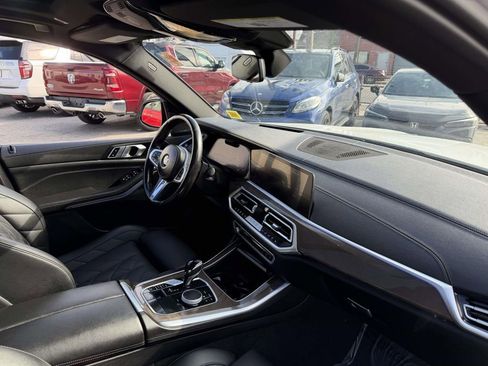 Used 2023 BMW X5 xDrive40i w/ M Sport Package image 11