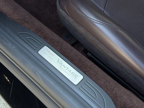 Used 2023 Aston Martin V8 Vantage Roadster RWD image 25