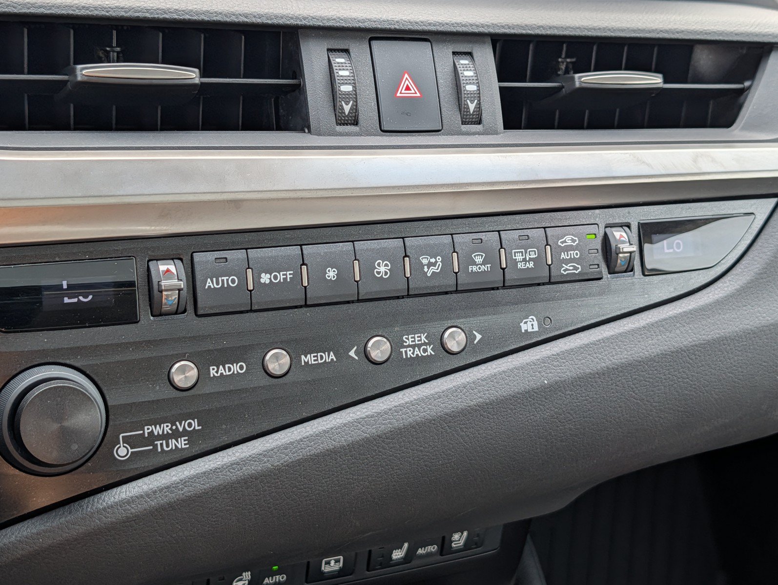 Used 2020 Lexus ES 300h FWD image 23
