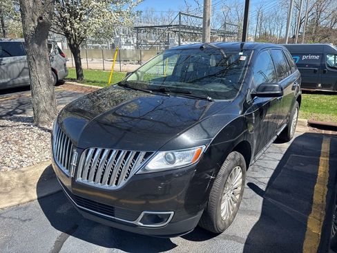 Used 2013 Lincoln MKX AWD image 2