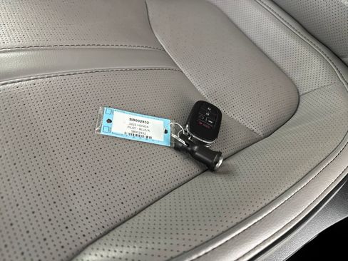 Certified 2025 Honda Pilot Elite image 32